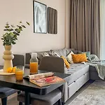 Apartment Qoople Aria Premium In The Center Of
